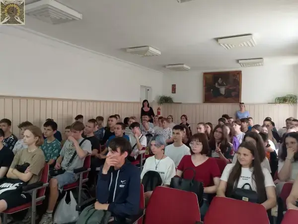 Студенти Політехніки слухають звіт волонтерів