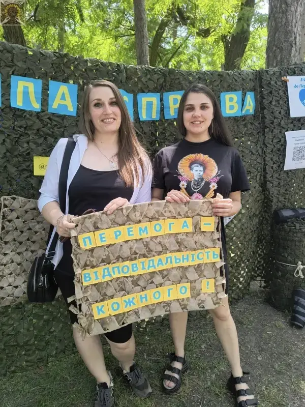 Виставка волонтерських виробів