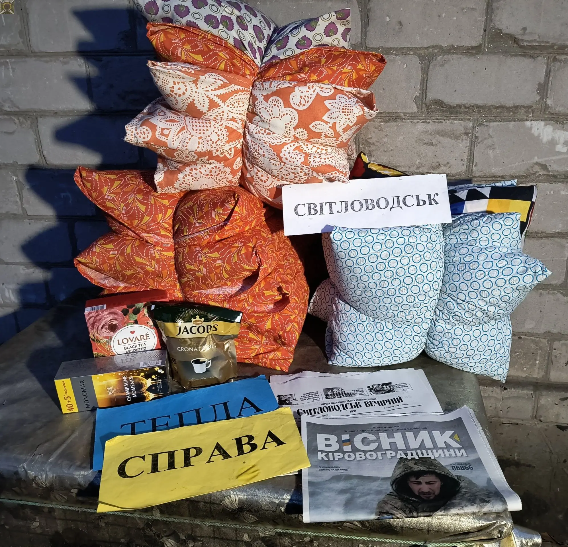 Заливка свічок розтопленим парафіном