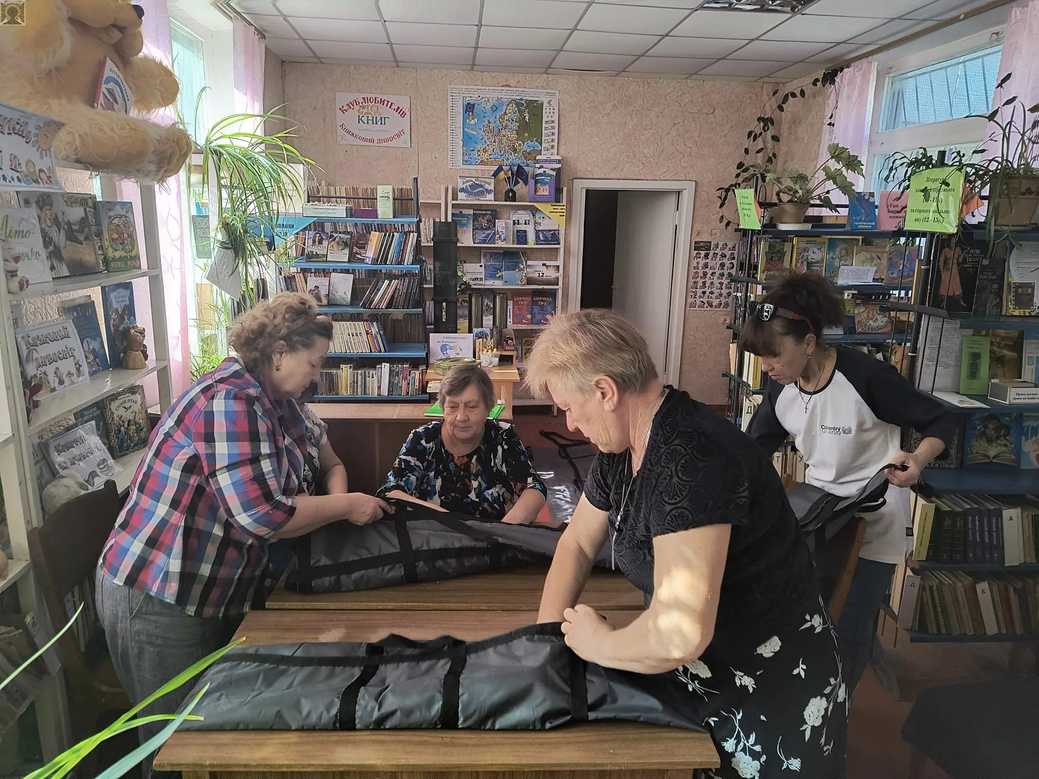 Військові з нашими евакуаційними ношами